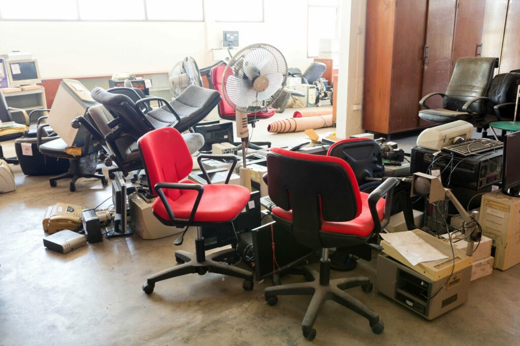 Second hand office furniture buyer in kolkata